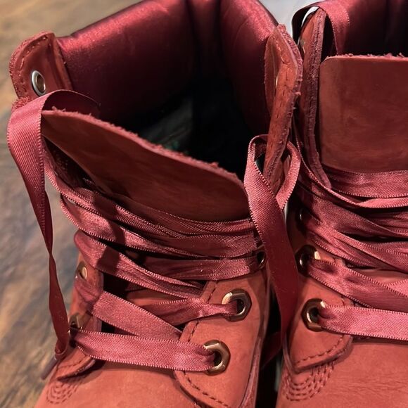 Premium Burgandy Red Timberlands with satin top and ribbon laces size 6 in EUC - Picture 7 of 11
